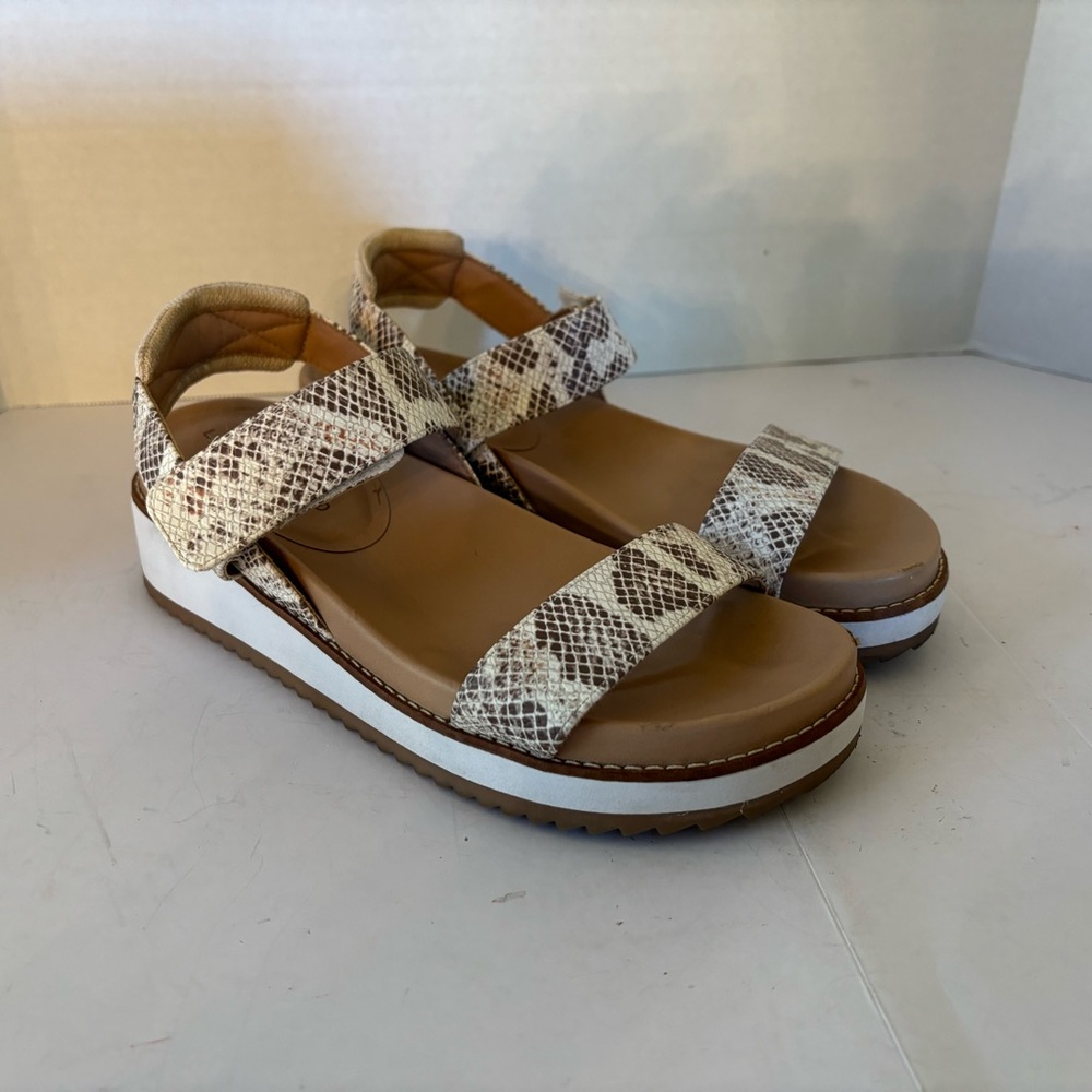 Lucky Brand Snake Print Platform Sandals in Cream and Brown